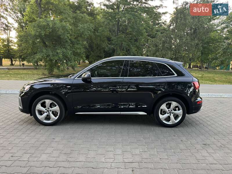 Внедорожник / Кроссовер Audi Q5 2021 в Измаиле