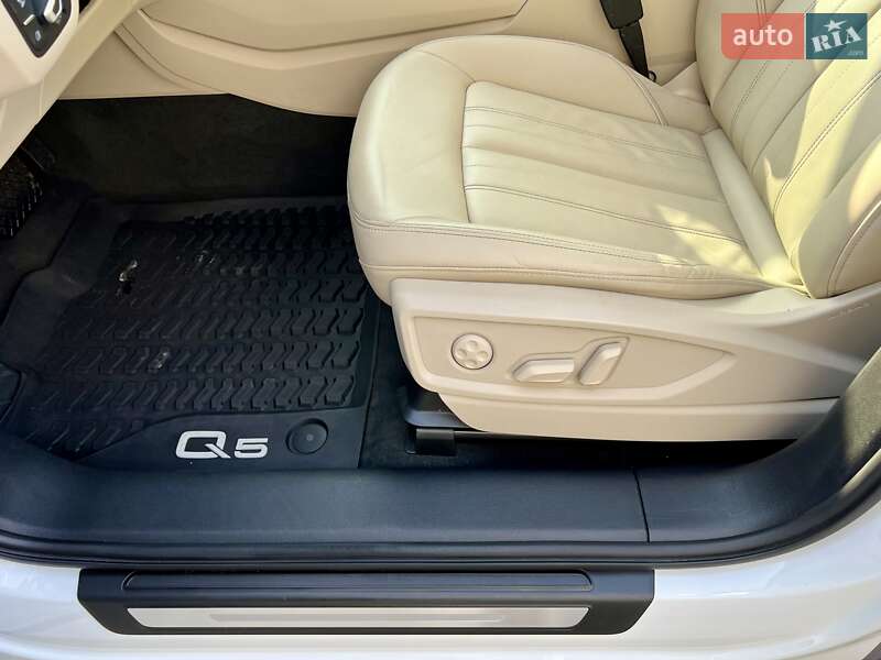 Позашляховик / Кросовер Audi Q5 2021 в Києві