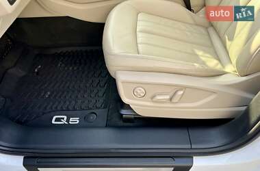 Внедорожник / Кроссовер Audi Q5 2021 в 