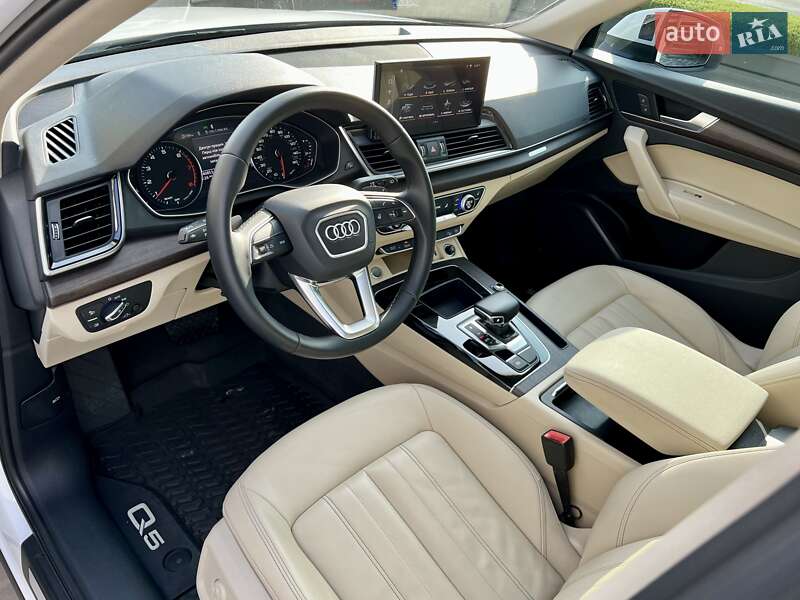 Позашляховик / Кросовер Audi Q5 2021 в Києві