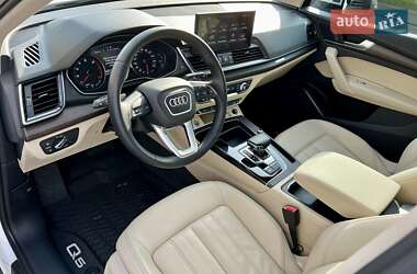 Внедорожник / Кроссовер Audi Q5 2021 в 