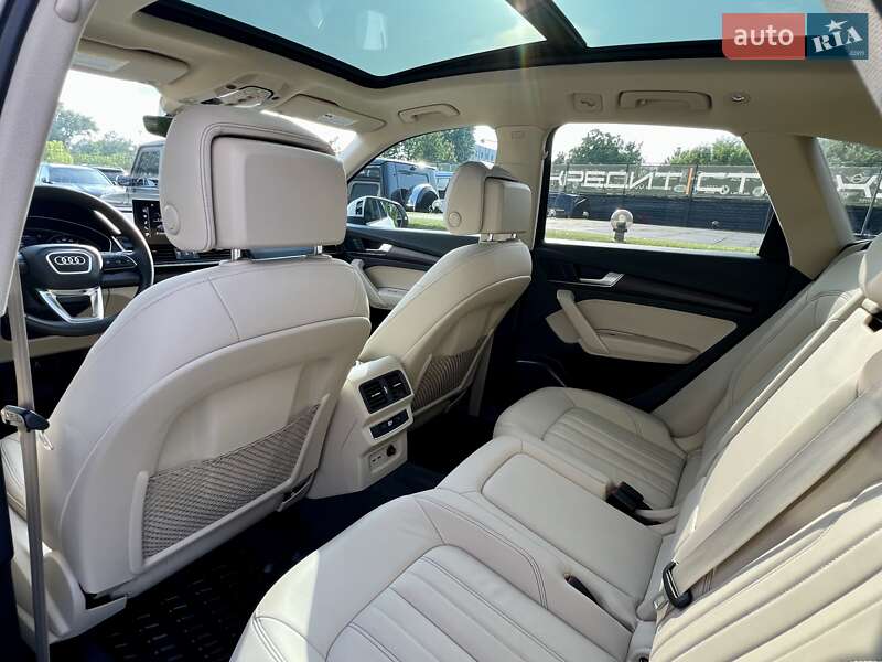 Позашляховик / Кросовер Audi Q5 2021 в Києві