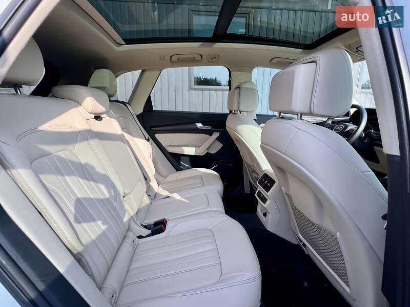 Позашляховик / Кросовер Audi Q5 2021 в Києві