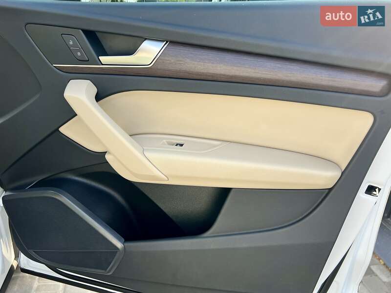 Позашляховик / Кросовер Audi Q5 2021 в Києві
