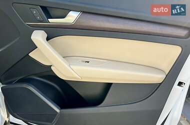 Внедорожник / Кроссовер Audi Q5 2021 в 