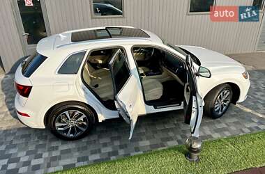 Внедорожник / Кроссовер Audi Q5 2021 в 