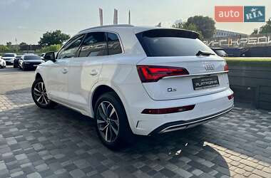 Внедорожник / Кроссовер Audi Q5 2021 в 
