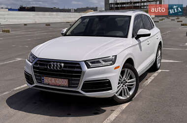 Внедорожник / Кроссовер Audi Q5 2017 в 