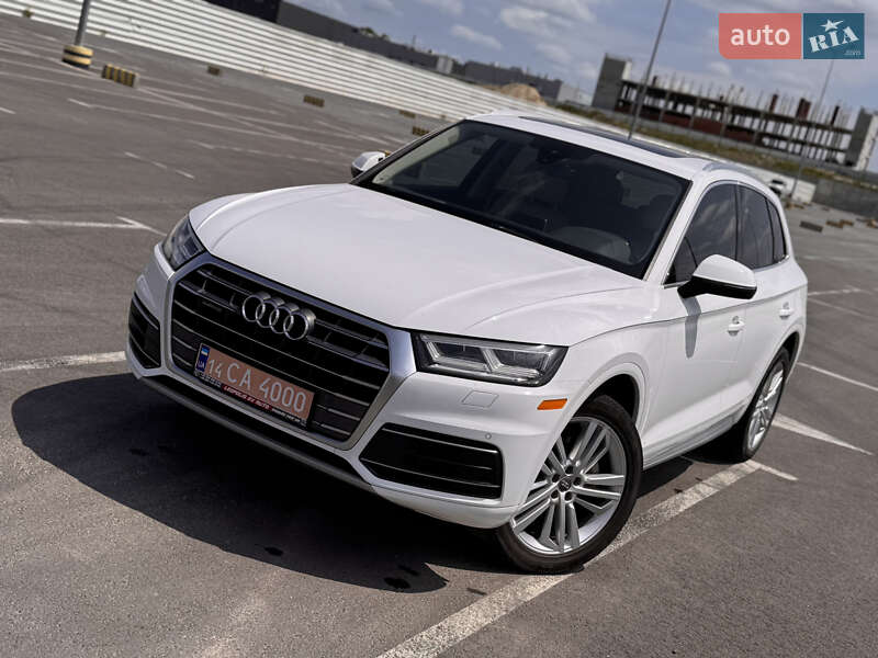Внедорожник / Кроссовер Audi Q5 2017 в 