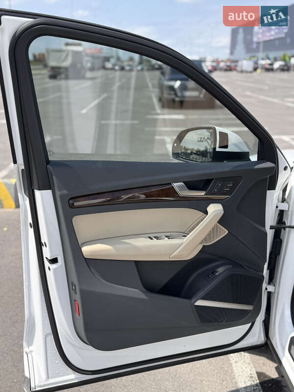 Внедорожник / Кроссовер Audi Q5 2017 в Львове