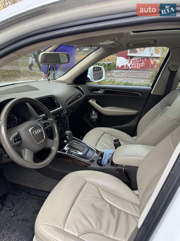 Внедорожник / Кроссовер Audi Q5 2010 в Кропивницком