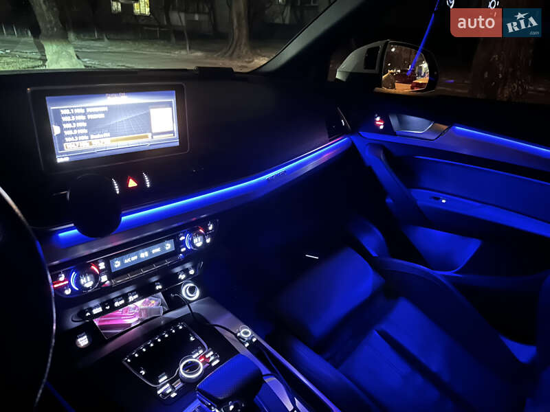 Позашляховик / Кросовер Audi Q5 2018 в Львові
