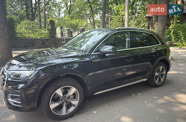 Внедорожник / Кроссовер Audi Q5 2024 в 
