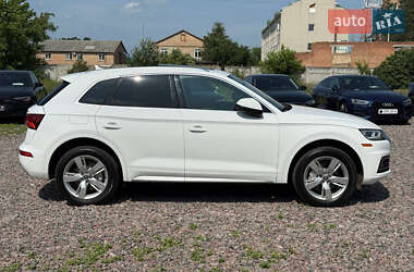 Внедорожник / Кроссовер Audi Q5 2018 в 