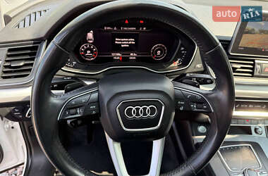 Внедорожник / Кроссовер Audi Q5 2018 в 