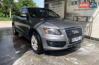 Внедорожник / Кроссовер Audi Q5 2010 в 