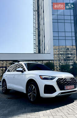 Внедорожник / Кроссовер Audi Q5 2022 в 
