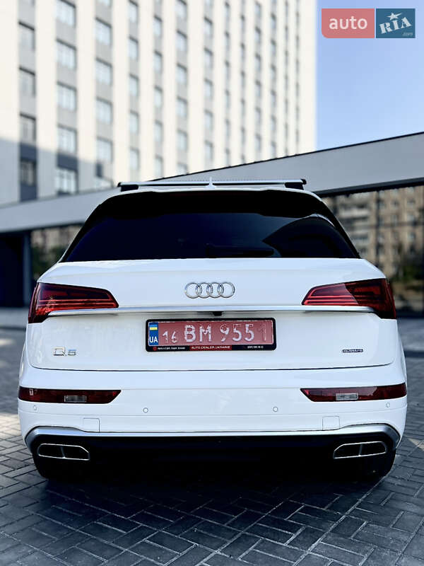 Внедорожник / Кроссовер Audi Q5 2022 в Днепре