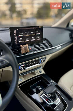 Внедорожник / Кроссовер Audi Q5 2022 в 
