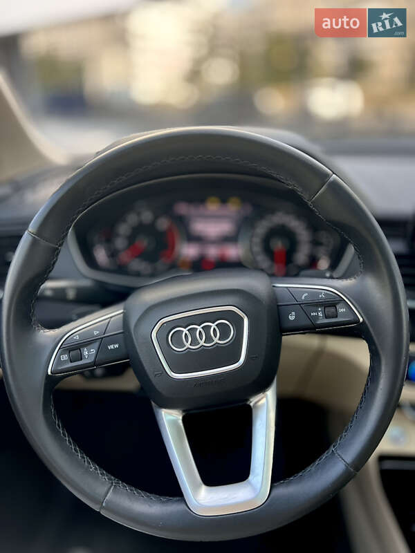 Внедорожник / Кроссовер Audi Q5 2022 в Днепре