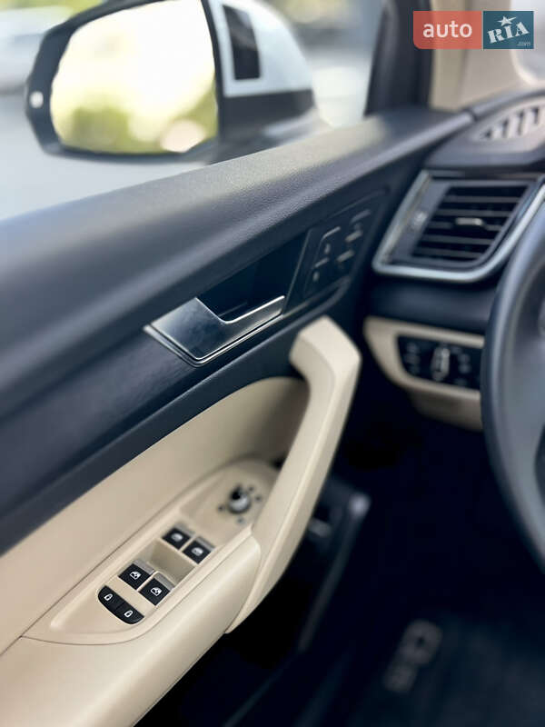 Внедорожник / Кроссовер Audi Q5 2022 в Днепре