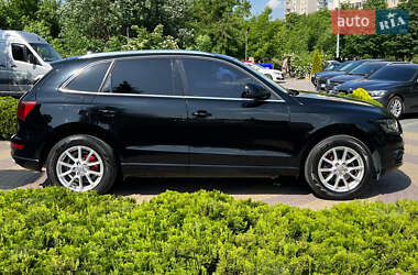 Позашляховик / Кросовер Audi Q5 2010 в 