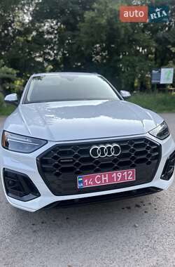 Внедорожник / Кроссовер Audi Q5 2021 в 
