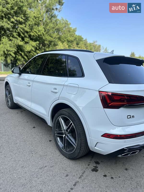 Внедорожник / Кроссовер Audi Q5 2021 в Львове