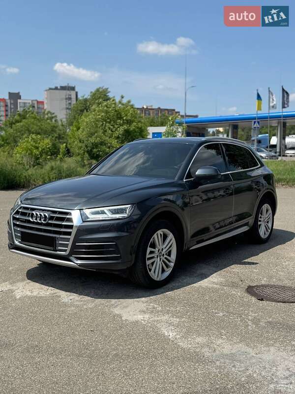 Внедорожник / Кроссовер Audi Q5 2017 в 