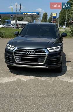 Внедорожник / Кроссовер Audi Q5 2017 в 