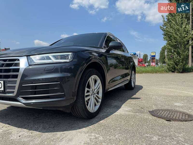 Внедорожник / Кроссовер Audi Q5 2017 в Нежине