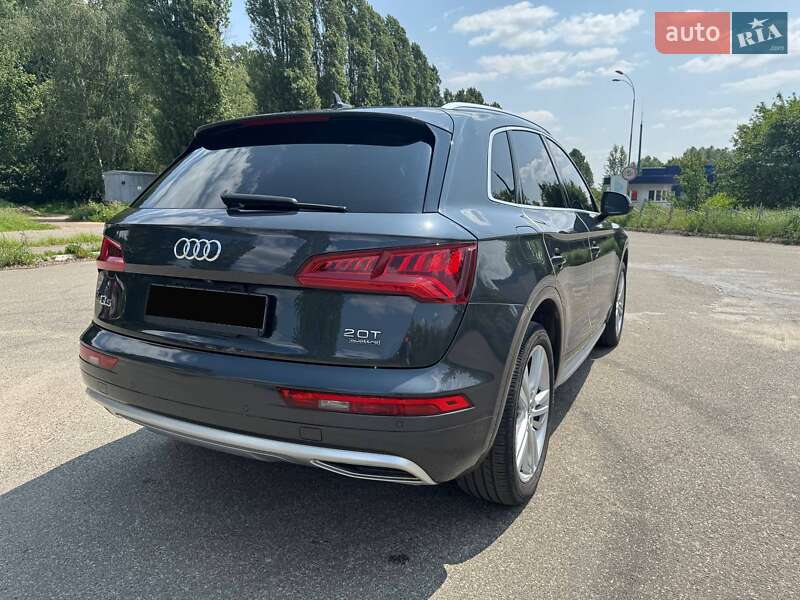 Внедорожник / Кроссовер Audi Q5 2017 в Нежине