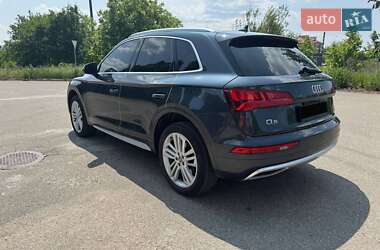 Внедорожник / Кроссовер Audi Q5 2017 в 