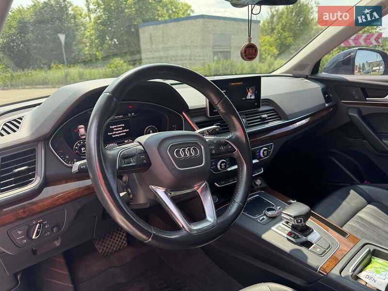 Внедорожник / Кроссовер Audi Q5 2017 в Нежине