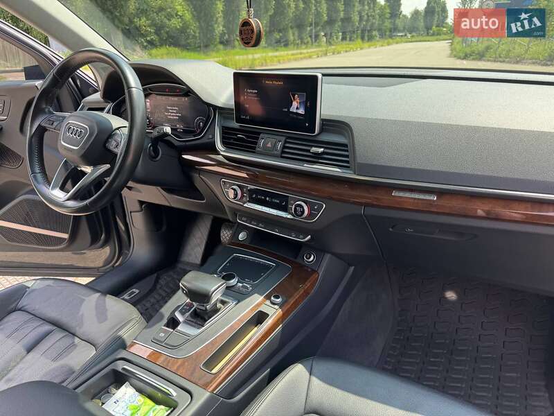 Внедорожник / Кроссовер Audi Q5 2017 в Нежине