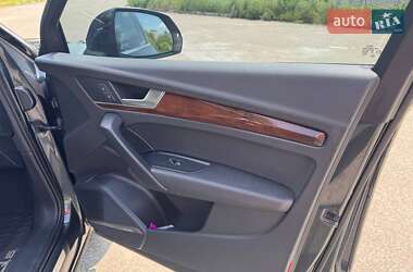 Внедорожник / Кроссовер Audi Q5 2017 в 
