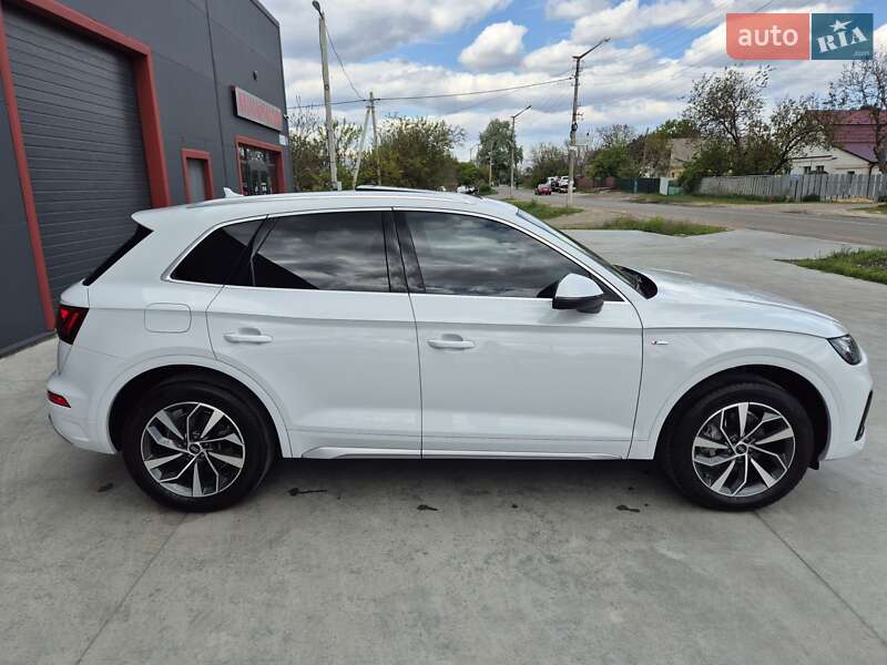 Внедорожник / Кроссовер Audi Q5 2022 в Барышевке