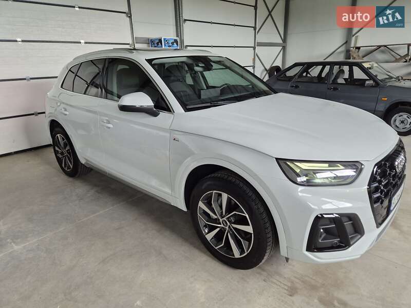 Внедорожник / Кроссовер Audi Q5 2022 в Барышевке