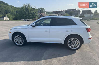 Внедорожник / Кроссовер Audi Q5 2018 в 