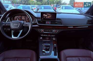 Внедорожник / Кроссовер Audi Q5 2017 в 