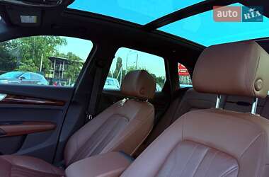 Внедорожник / Кроссовер Audi Q5 2017 в 