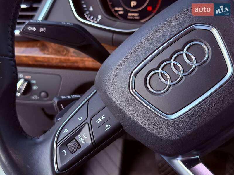 Внедорожник / Кроссовер Audi Q5 2017 в Харькове
