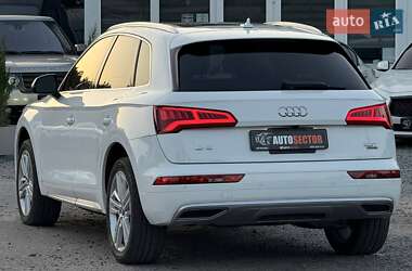 Внедорожник / Кроссовер Audi Q5 2017 в 