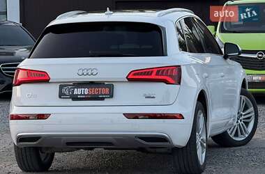 Внедорожник / Кроссовер Audi Q5 2017 в 