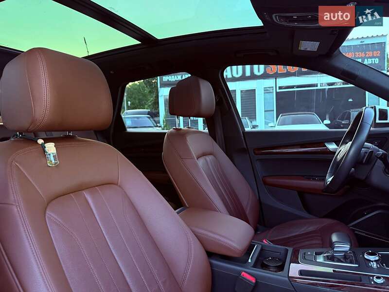 Внедорожник / Кроссовер Audi Q5 2017 в Харькове