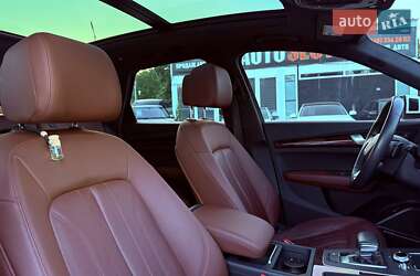 Внедорожник / Кроссовер Audi Q5 2017 в 