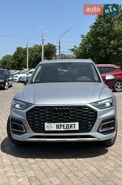Внедорожник / Кроссовер Audi Q5 2021 в 