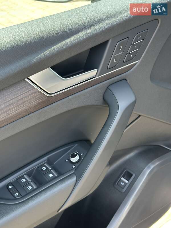Внедорожник / Кроссовер Audi Q5 2021 в Кривом Роге