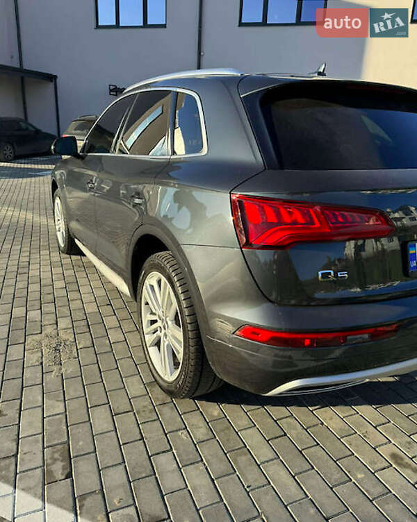 Внедорожник / Кроссовер Audi Q5 2018 в Ровно