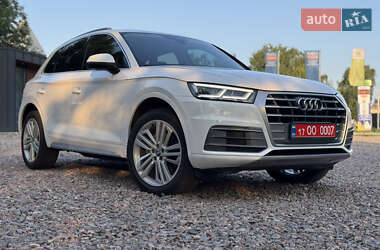 Внедорожник / Кроссовер Audi Q5 2018 в 